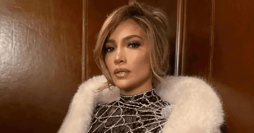 J.Lo desafia holofotes e celebra autoaceitação em vibrante estreia em Las Vegas