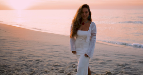 Lara Estelita Lança '10/10', Projeto Audacioso com a Canetaria e Produção de Milton Guedes