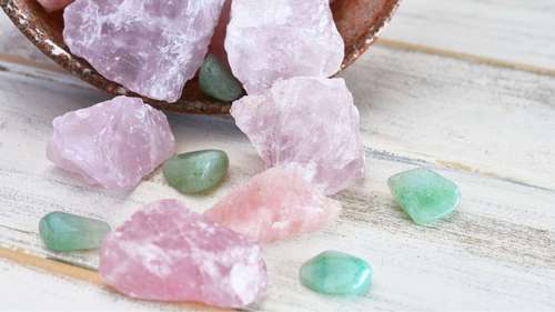 Astrologia no Escritório: Descubra o Amuleto Ideal para o Seu Signo Impulsionar a Carreira