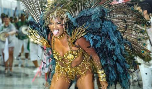 Iza Brilha em Ensaio Técnico do Carnaval 2026 no Rio com Visual Impactante