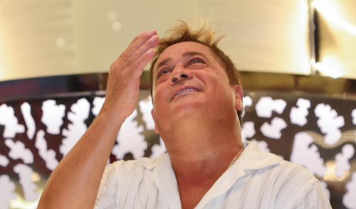 Leonardo Surge Renovado Após Procedimento Estético: Blefaroplastia é Destaque