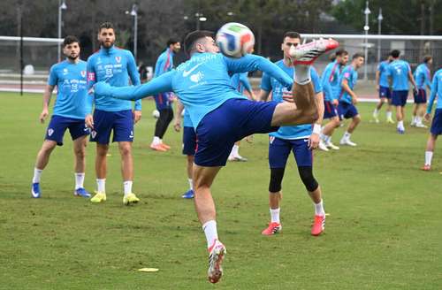 Croácia treina em Orlando. Europeus com força máxima diante do Brasil. Croácia treina em Orlando. Europeus com força máxima diante do Brasil.