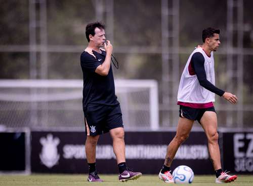 Com desfalque, Diniz comanda primeiro treino no Corinthians