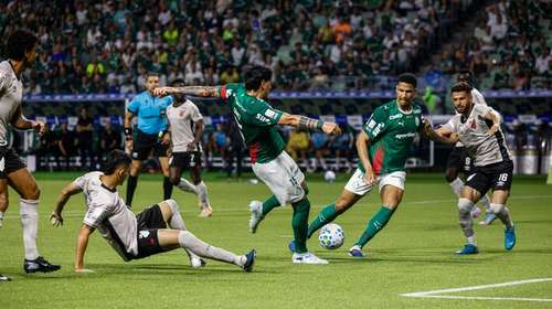 Palmeiras se defende bem com um a menos e vence o Athletico-PR