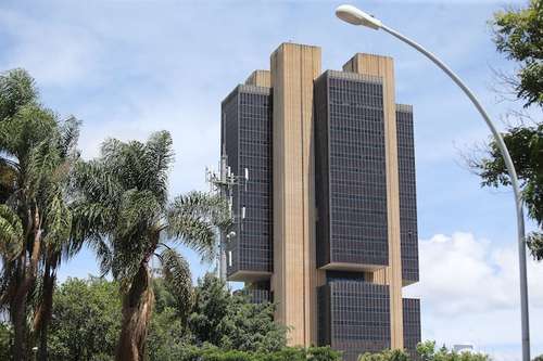 Dívida bruta do governo sobe a 80,1% do PIB em março, aponta BC