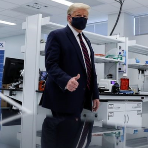 Por que pressa de Trump por vacina para covid-19 é arriscada