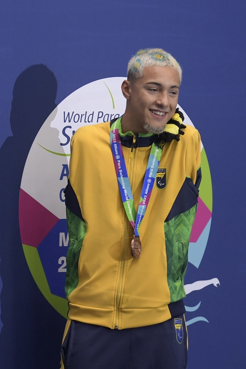 Hoje campe&otilde;es: depois do acidente, os m&eacute;dicos disseram &agrave; fam&iacute;lia dos meninos que as chances de eles sobreviverem n&atilde;o passava de 1%