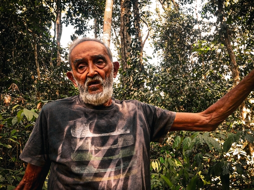 Seu Raimundão é primo e aliado de Chico Mendes na luta contra o desmatamento da Amazônia