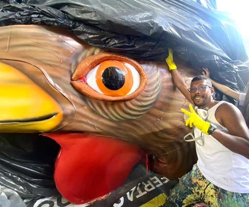 O Dente participa da pintura do Galo desde o carnaval de 2023.