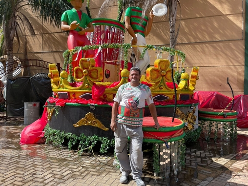 Além do carnaval, Fernando Rodrigues trabalha com obras