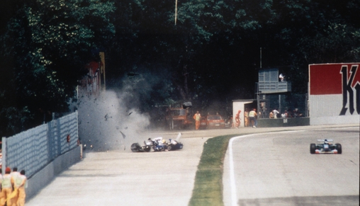 Ayrton Senna morreu após acidente no GP de Ímola, em 1994