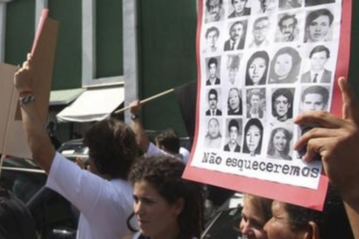 Lula recria comissão para investigar mortes e desaparecimentos na ditadura militar