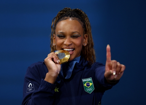 Rebeca Andrade é a maior medalhista do Brasil