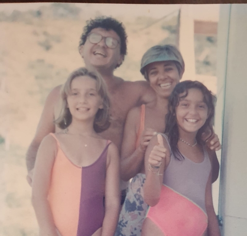 Paulo e Concei&ccedil;&atilde;o com as filhas Paula e L&iacute;via