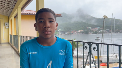 Aluno do projeto, Kayque Gomes, 11, é praticante de canoagem 