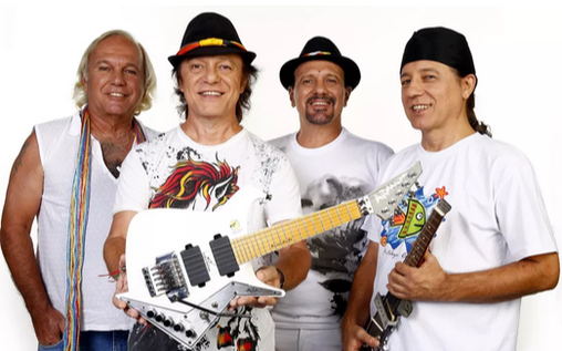 Os irmãos Armandinho, Betinho, Aroldo e André formam a banda Armandinho, Dodô e Osmar