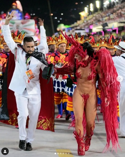 Paolla Oliveira e Mestre Fafá no carnaval de 2022