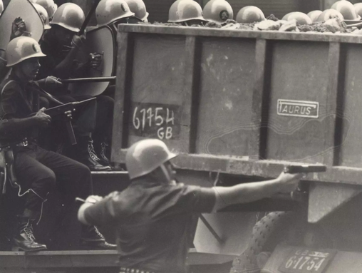 Ação policial durante manifestação no regime militar