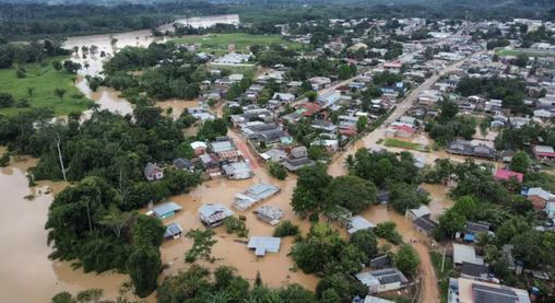 Cheia do Rio Acre deixou mais de 400 pessoas desabrigadas em Assis Brasil (AC)