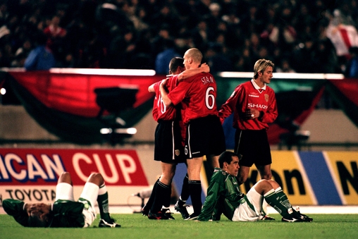 Palmeiras e Manchester United durante a final do Mundial em 1999
