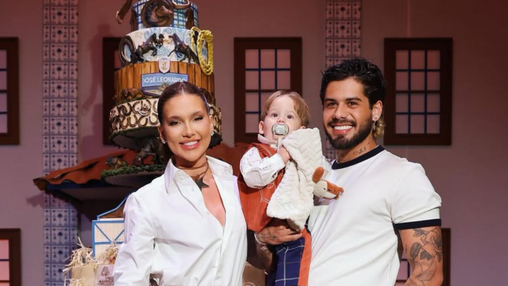 Virginia Fonseca e Z&eacute; Felipe durante comemora&ccedil;&atilde;o do anivers&aacute;rio do filho