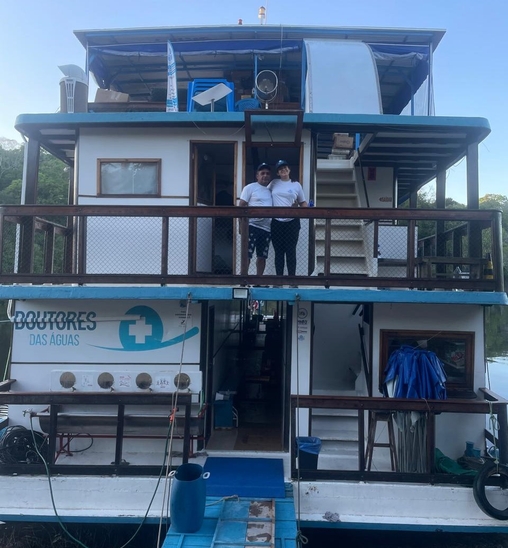 Barco usado para a expedição do projeto Doutores das Águas