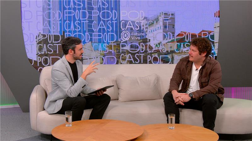 Pedro Henrique de Christo em conversa com o apresentador Victor Cremasco