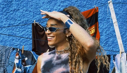 Isis Broken posando para ensaio fotogr&aacute;fico