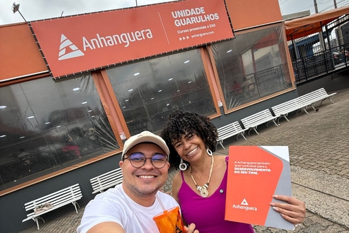 Maria Solange efetua matr&iacute;cula na faculdade ap&oacute;s se reabilitar e se formar no EJA