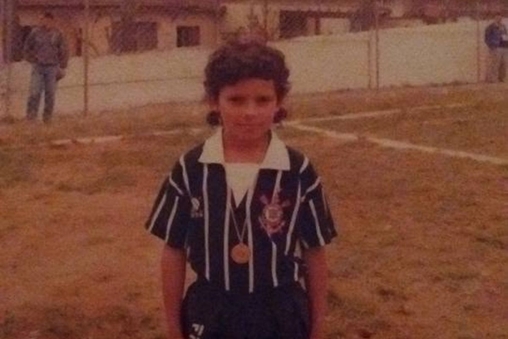 Leo Precioso usando uniforme do Corinthians