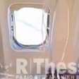 O que se sabe sobre homem que quase foi sugado para fora de avião em voo