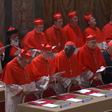 Entenda por que alguns cardeais usam roupas pretas no conclave