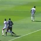 São Paulo envia reclamação à CBF após soco de Jô