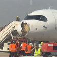 Avião precisa retornar ao aeroporto após ter o bico destruído por colisão com pássaro