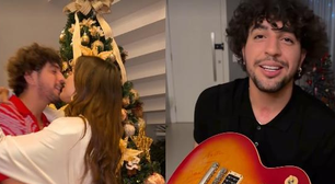 Rafa Kalimann presenteia Nattan com guitarra autografada por Djavan