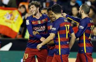 Com reservas, Barcelona empata, bate recorde e está na final