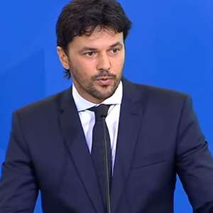 "A paz continua", diz ministro após ataque a jornalistas