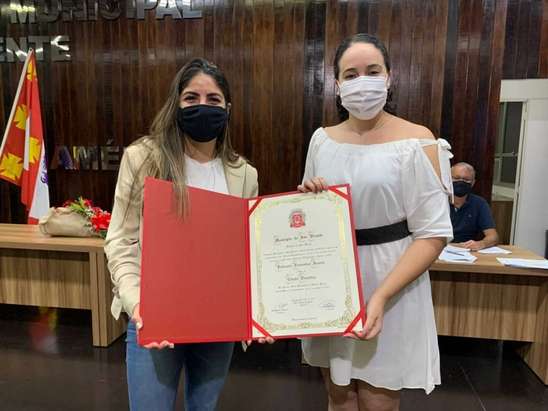 Jogadora do Corinthians recebe título de cidadania em São Vicente