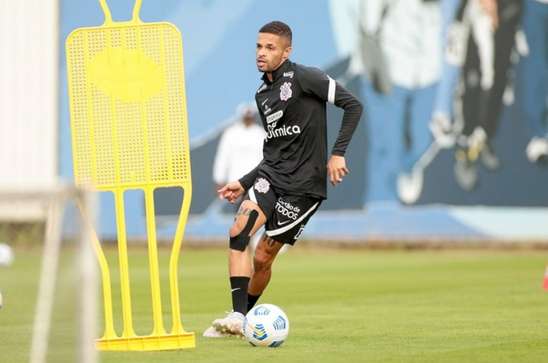 Vitinho avalia sua primeira temporada no profissional do Corinthians: 'Ano mais especial'