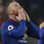 Rooney marca, ultrapassa lenda e salva United de derrota