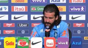 Alisson não liga para as críticas e quer 'estar no grupo dos campeões'