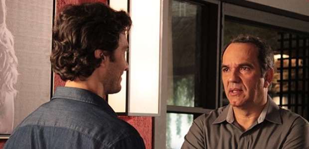 'Em Família': preocupado com Luiza, Virgílio ameaça Laerte