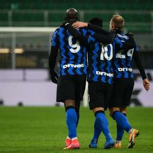 Inter vence a Lazio e assume a liderança do Italiano