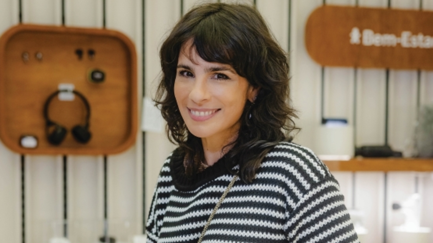 காசா விவோ புகைப்படத்தில் மரியா ரிபேரோ: வேன்ஸ் பம்பீர்ஸ் / வெல்வெட்