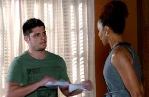 'Em Família': André rasga as provas sobre sua mãe biológica