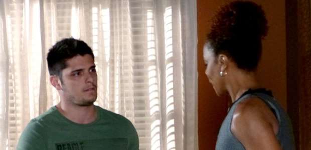 'Em Família': André rasga as provas sobre sua mãe biológica