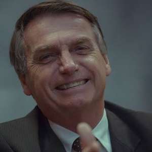 Bolsonaro recebe alfaiate e cabeleireiro antes de ir ao DF