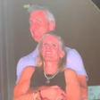 Casal flagrado por 'câmera do beijo' em show era casado; só não com eles mesmos