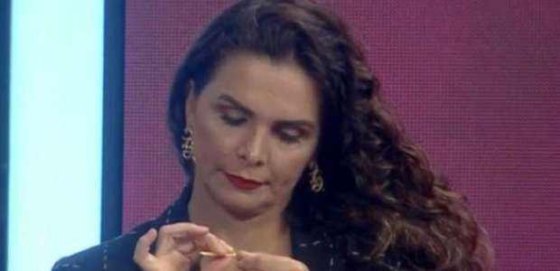"Me deu para outra família", diz Luiza Ambiel sobre mãe