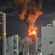 Incêndio de grandes proporções atinge prédio em construção no Recife